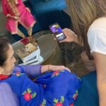 Krishika Lulla Instagram - Fun time teaching mom how to play games on the phone … @demblaraju #krishikalullamotherdaughterseries #krishikalulla Mumbai, Maharashtra