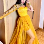 Kriti verma Instagram - Did an amazing show in Goa. Shared stage with @sukhbir_singer ji🫶🏻🧿 In love with the outfit by @coutureisabis 👗 Beautiful makeup done by @guneet_r_dhaliwal 💄 Taj Cidade de Goa, Goa