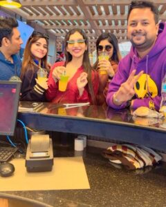 Kriti verma Instagram - First layover at Ethiopia …💗🔥🧿
7th number video..main mobile bhi ni rakhti haath me..kyunki mere mobile se video record hori ti😂😂
#airportdiaries #kriti #kritiverma #ethiopia #jaimatadi🙏🧿