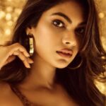 Lopamudra Raut Instagram - All that glitters is gold ! Shot by @shreyansdungarwal hair by @kavita.gour.184 make up by @harshpawar_makeupacademy18 #photography #goldenhours #vibe #lopamudra #lopamudraraut