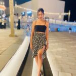 Losliya Mariyanesan Instagram - Back to black 🖤