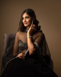Losliya Mariyanesan Instagram - Never regret anything you have done with a sincere affection .

Designer @archana.karthick 
Photographer @navin.appu 
Makeup & hair @sty1e_guru 
@mizubackdrops