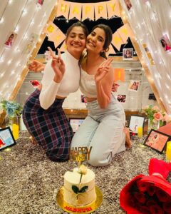 Losliya Mariyanesan Instagram - Happy happy birthday Madhuri ❤️ The one friend who taught me fashion. The one who never judged me. The one who never shows ego to anybody. I’m so glad to have a friend like you. Thank you so much for being there for me. @it_is_madhuri ♥️