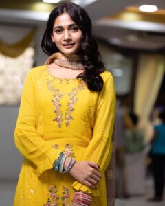 Losliya Mariyanesan Instagram - Stop being so forgiving ⭐️