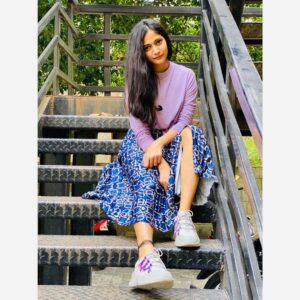 Losliya Mariyanesan Instagram - 💜