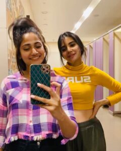 Losliya Mariyanesan Instagram - Happy happy birthday Madhuri ❤️ The one friend who taught me fashion. The one who never judged me. The one who never shows ego to anybody. I’m so glad to have a friend like you. Thank you so much for being there for me. @it_is_madhuri ♥️