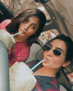 Losliya Mariyanesan Instagram - Happy happy birthday Madhuri ❤️ The one friend who taught me fashion. The one who never judged me. The one who never shows ego to anybody. I’m so glad to have a friend like you. Thank you so much for being there for me. @it_is_madhuri ♥️