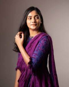 Losliya Mariyanesan Instagram - Breathe in confidence 💜

👗 @archana.karthick 
📸  @navin.appu
