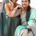 M.M. Manasi Instagram - Wedding scenes ♥️ A little late on this trend... But posting this now nevertheless ♥️ Tbt our Bangalore Trip♥️ #reels #reelsinstagram #reelitfeelit #trending #trendingreels #audio #trendingsongs #saree #sareelove #bangalore