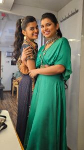 M.M. Manasi Instagram - Transition reels FTW 🙈🥰❤️

Stylist - @pallavi_85 
MUAH - @rachelstylesmith 
@ritukumarhq
@nanbanentindia 
#NanbanEntertainmentLaunch #MMManasi #MMMonissha #M3Live #LiveInConcert #SisterGoals #nanbanartsandculturelaunch