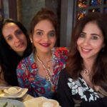 Madhoo Instagram - #actorsroundtable @suchipillai @urmilamatondkarofficial ❤️❤️❤️