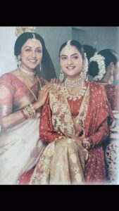 Madhoo Instagram - Happy happy birthday my dearest hemu @dreamgirlhemamalini