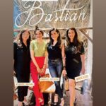 Madhoo Instagram - 🌈🌸🌸🌸 Mumbai, Maharashtra