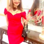 Madhoo Instagram - Friday night 🌺🌺🌺🌺 .. everything looks good when it’s red…