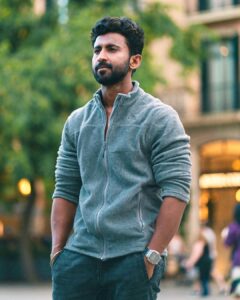 Mahendran Instagram - Confidence is my best accessory🧿

#barcelona #spain