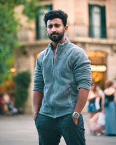 Mahendran Instagram - Confidence is my best accessory🧿

#barcelona #spain