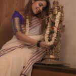 Malavika Wales Instagram - എന്റെ കണ്ണന്റെ കൂടെ ഉള്ള തിരുവോണം 🌻