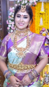 Manjula Paritala Instagram - #all abt Varalakshmi vratham #full video in yt at 6 today #staytuned 
#saree @queenschoicepattusarees