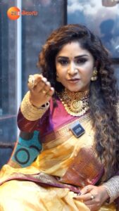Manjula Paritala Instagram - Mahalakshmi character ela undho me Abhiprayanni comments lo theliyacheyandi👇👇👇

Watch #SeetheRamudiKatnam Mon to Sat at 12:30 PM on #ZeeTelugu 

@paritala_manjula_official