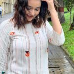 Mansi Srivastava Instagram - Hi there 👋🙌 Outfit @nehamtaonline X @lmaoanshi