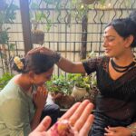 Mansi Srivastava Instagram - Pre Birthday dump 🤪🤪🥸 And Bappa time 😍😇 What luck 🌝 Thanku for having me 💐 @kul_aanand @shivanii_pa @indirakrishna101 @sanjaygagnaniofficial @poonampreet7 #ootd @sochstories 🌷