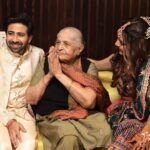 Mansi Srivastava Instagram - Happy 88th to my dearest Grandma 👵 Daadiji ❤️ #throwback to the time when she saw me and got emotional at my #mehendi function during my wedding and then as soon as the ladke waaley came she controlled her emotions and said Namastey to them 💙 Her sharp memory and interesting stories of her time always makes me smile 😃 even if she talks strictly sometimes 💜 i think thats her love 💝