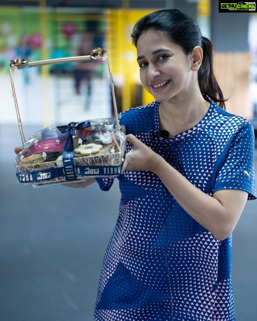 Manvita Kamath Instagram - Thank you Dearest @nimmashivarajkumar sir and Geethakka for sending across this amazing hamper filled with so much love 💕 absolutely loved every bit of the walnut cakes to cookies to munchiessss to everything that was in the hamper!! . . @nimmaaharsha @geethapictures @zeestudiosofficial @zeemusicsouth @swamy.j.gowda_dop @arjun_janya_musician @ganavilaxman @swethachangappa @veena_ponnappa_vnaa @niveshiv @bharathsagars @kannistudio @Adithiii_Sagarrr @im_smithakumar @urs_yuvadheer @nimma_yugan_raj