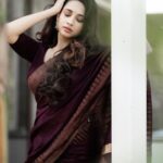 Manvita Kamath Instagram - 🍂🍂🍂🧿🧿 . . . Shot by @vasukikarkone Styled by @stilerush_by_varshinijanakiram @varshini_janakiram Assisted by @charny_mashi Mua @makeover_by_surabhi Venue @kosh.retreat . . #instagram #instagood #instalike #regrann #saree #sareelove #trend #reach #actor #sandalwood #kannada #movies
