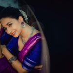 Manvita Kamath Instagram - 💜💜🧿 . . . . . @suta_bombay @vasukikarkone @maayakriya @stilerush_by_varshinijanakiram @makeover_by_surabhi . . . #iykyk #instagood #instagram #saree #sareelove #trending #reach