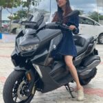 Manvita Kamath Instagram - Loving this new ride !!! 😇💯 . . . . Pc :@dhananjay_keys #bmw #bmwgt #bmwtripleblack