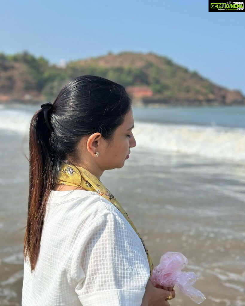Manvita Kamath Instagram - I buried my mother in the ocean. Since then, the birds clean and comb,while securely placing her favourite Mangalore Jasmine in her hair every morning and waves pull the blanket up to her chin , stars planting kisses on her forehead every night. I cannot complete this poem,amma.. feels empty without you… I hope you find comfort and peace in the other side of the world 🙏