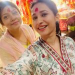 Manvita Kamath Instagram - Difference between the divine and humans… when you want to surrender yourself, when you are in a vulnerable state, surrender yourself to the divine and not humans. Divine energies will never take you for granted like humans do! In very similar situations of bumpy roads in my journey, I tried taking human advice which eventually didn’t workout.. then I saw the light at the end of the tunnel.. Maa Kamakya! With her blessings and of course divinity adding something much more to my thought process.. 6 years in the industry, doing films, studying and also making time for my brain storming sessions, maybe you can call it the “prep” time, finally have some clarity with what I have to do next…! Let’s see how it goes…! For now, for all those of you who were seeking that right path or probably the next step in life kinda chaos, stop seeking for free advice from your surroundings! They’ll never work for you! What’s worked for others might not work for you.. go find that “master” or “guru” within you…! Well, did I just give some free advice? 😄 . . . Thank you @prarthanaborah04 for suchhh amazing Darshan ❤️ #neverseekvalidation #assam #guwahati #kamakhyatemple