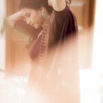 Manvita Kamath Instagram - 🍂🍂🧿🧿 . . . Shot by @vasukikarkone Styled by @stilerush_by_varshinijanakiram Assisted by @charny_mashi Mua @makeover_by_surabhi Venue @kosh.retreat . . . #saree #instagram #instagood #instadaily #instanew #iykyk