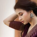 Manvita Kamath Instagram - 🍂🍂🧿🧿 . . . Shot by @vasukikarkone Styled by @stilerush_by_varshinijanakiram Assisted by @charny_mashi Mua @makeover_by_surabhi Venue @kosh.retreat . . . #saree #instagram #instagood #instadaily #instanew #iykyk