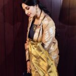 Manvita Kamath Instagram - 💫 Portraying an irresistible balance between traditional and contemporary elements of style, Manvita shines bright in an ethnic silk sari, accentuated by a shimmery overcoat. Volume 2 & Edition 2 Covershoot for Varaa Wedding Magazine @varaabyskmagazine Publisher & Editor-In-Chief : Sangeetha Kailash @itsmesangeethakailash On Cover : Manvita Kamath @realmanvitakamath Photographer : Lucky Malhotra @shotbyluckymalhotra Venue : The Leela Bharthiya City @theleelabharthiyacity Makeup : Shruthi @sghairandmakeup Hair : @shrutihairartistry Stylist : Sowmya SK @sowmya.sk Saree : Pashudh Silks @pashudh Overcoat : TVARUS @tvarusstudio #varaabyskmagazine #covershoot #celebrityshoot #celebrityphotographer #shotbyluckymalhotra #leelabhartiyacity #itsmesangeethakailash #weddingmagazine #bridalmagazine #newage #nextgen #media #modrenbride #repost