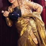 Manvita Kamath Instagram - Volume 2 & Edition 2 Covershoot for Varaa Wedding Magazine @varaabyskmagazine Publisher & Editor-In-Chief : Sangeetha Kailash @itsmesangeethakailash On Cover : Manvita Kamath @realmanvitakamath Photographer & Video : Lucky Malhotra @shotbyluckymalhotra Venue : The Leela Bharthiya City @theleelabharthiyacity Wardrobe : Aparna S @aparnasstudio Makeup : Shruthi @sghairandmakeup Hair : @shrutihairartistry Stylist : Sowmya SK @sowmya.sk Saree : Pashudh Silks @pashudh Overcoat : TVARUS @tvarusstudio #varaabyskmagazine #covershoot #celebrityshoot
