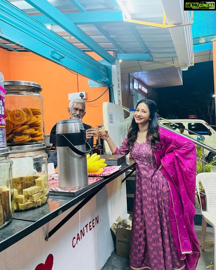 Manvita Kamath Instagram - Some Chai-coffee and political debate with our Ramdas anna ☕️!! . . Wearing @tara_c_tara Mua @makeoverby_rekha_karthik_