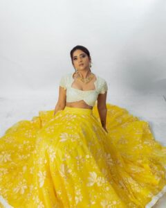 Masoom Shankar Instagram - 💛💃

.
.
.
.
.
.
.
.
.
.

#masoomshankar #maasoom #shankar #maasoonshankarinsta #maasoominsta #celebrity #traditional #traditionalwear #ethnic #ethnicwear #picture #latestpicture #instagram #instadaily #instalike #instapic #instafashion #bollywood  #celebration #bollywoodmovies #bollywoodactress #bollywoodstyle #actor #actorslife #actors #actress #actresses #bollywoodactor