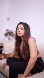 Masoom Shankar Instagram - Yin or Yang ? ☯️❤️🧿
.
.
.
.
.
.
.
.
.
.
#maasoomshankar #masoomshankar #reels #vibes #mood #trendingsongs #viral #reelkarofeelkaro #instagood #swag #girl #pretty #transition