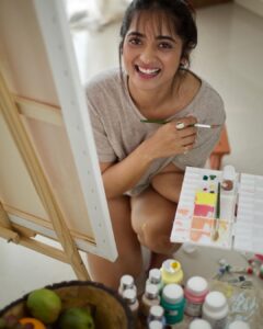 Masoom Shankar Instagram - Painting my own reality🎨
.
.
.
.
.
.
.
.
.
.

#maasoomshankar #masoomshankar #trending #photoshoot #pretty #girl #artist #art #paintingart #painting🎨 #blackdress #colourful #basic #organics #ootd #painting #paint #paintings #color #colorful #colors #colour #colours #colourful #painter #model #hotmodel #models #latestmodel #artistgallery