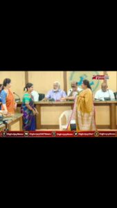 Mayuri Kyatari Instagram - ಗೌರಿ ಹಬ್ಬಕ್ಕೆ ಫಿಲ್ಮ್ ಚೇಂಬರ್ ನಿಂದ ಮಯೂರಿ ಕ್ಯಾತರಿಗೆ ಬಾಗೀನ | Mayuri Kyatari | Gowri Habba

Inframe : @mayurikyatari 
Makeup : @makeoverwithnirmala_bhadrappa 
Photograpy: @venoowaves 

#reels #reelsvideo #reelitfeelit #festivalfashion #festivalseason #makeoverwithnirmalabhadrappa #dighvijaynews