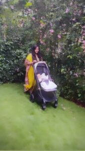 Mayuri Kyatari Instagram - Shop this amazing @hunyhuny_india Luxury comfort spacious stroller with smart one touch Z fold
I am in love with it
Product code HHND-GR

@hunyhuny_india follow for more😊