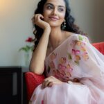 Meenakshi Chaudhary Instagram - Living in my 💭 Styled by - @riechamallick Outfit by - @picchika Jewellery by - @parishrijewellery Shot by - @im_benmoses Hair by- @chinnisrinu_stylist Make up by- @chadarasapallivamsikrishna