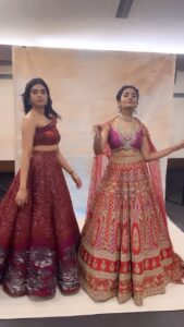 Meenakshi Govindarajan Instagram - Hunger turned into some craziness with @meenakshigovindharajan_ ❤️ am I right ? 🤣 Outfit @studio149 M&H @salomirdiamond