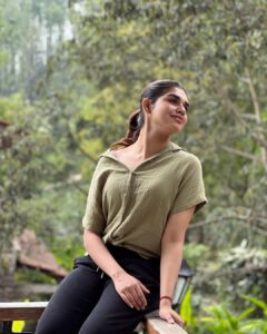 Meenakshi Govindarajan Instagram - 🍃