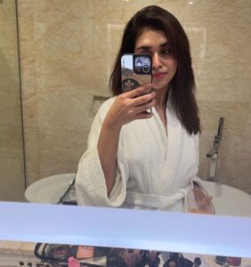 Meenakshi Govindarajan Instagram - #bangloredays 🫶🏻