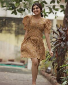 Meenakshi Govindarajan Instagram - 😄