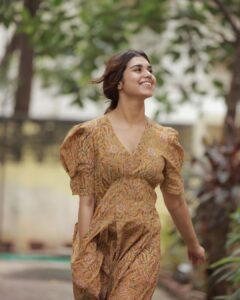 Meenakshi Govindarajan Instagram - 😄