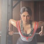 Meera Chopra Instagram - Different poses in the gym 😂😂😂
