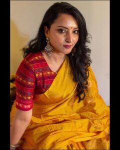 Meghana Gaonkar Instagram - Every saree tells a story. 🍁 @nerige.story